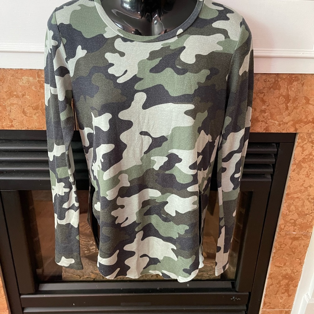 Ladies Long Sleeve “split” shirt in Army Pattern by Antistar